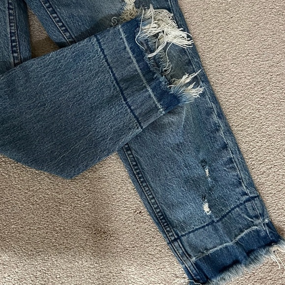 Abercrombie High Rise Mom Jeans - Picture 4 of 5